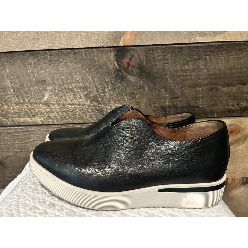 Gentle Souls Halden Shoes 7.5 Black Leather Slip On Platform Wedge Sneaker